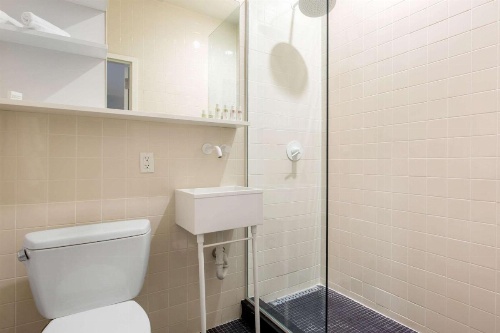 Gowanus Inn & Yard image 18