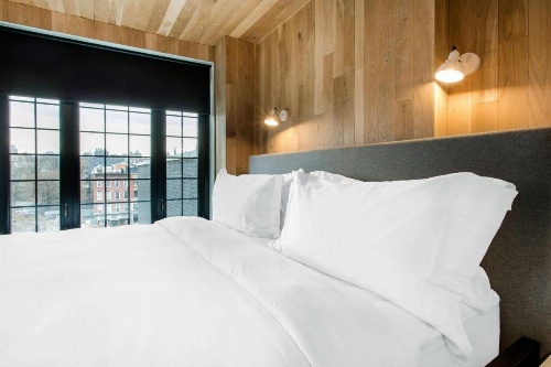 Gowanus Inn & Yard image 7